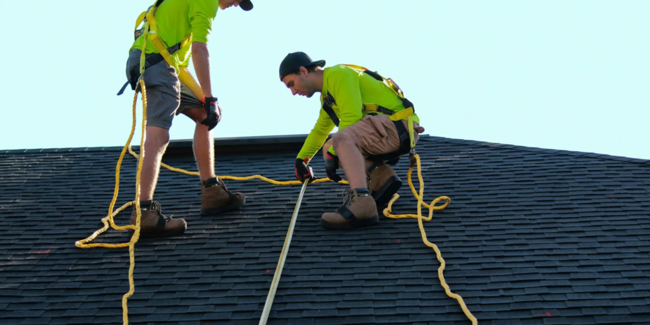 Step-by-Step Guide on How to Secure a Tarp to a Roof